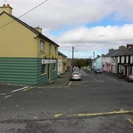 3 Bedroom Log Cabin - Sleeps 6 Kerrykeel