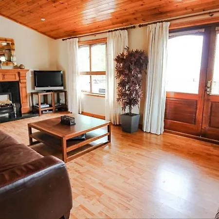 3 Bedroom Log Cabin - Sleeps 6 Hébergement de vacances *
