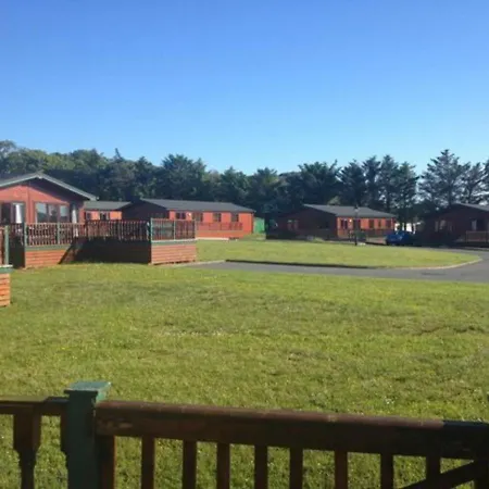 3 Bedroom Log Cabin - Sleeps 6 Kerrykeel