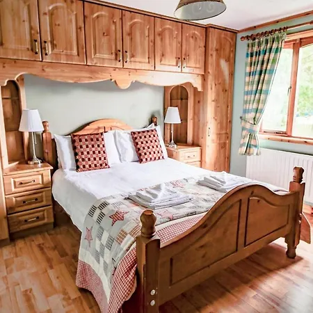 Hébergement de vacances 3 Bedroom Log Cabin - Sleeps 6